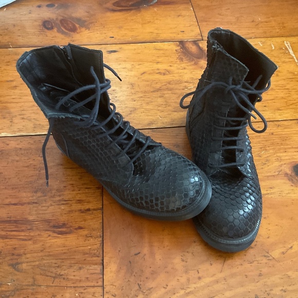 Elisa Viviani custom made in Italy snakeskin lace up side zip boot size 37 - Picture 1 of 9
